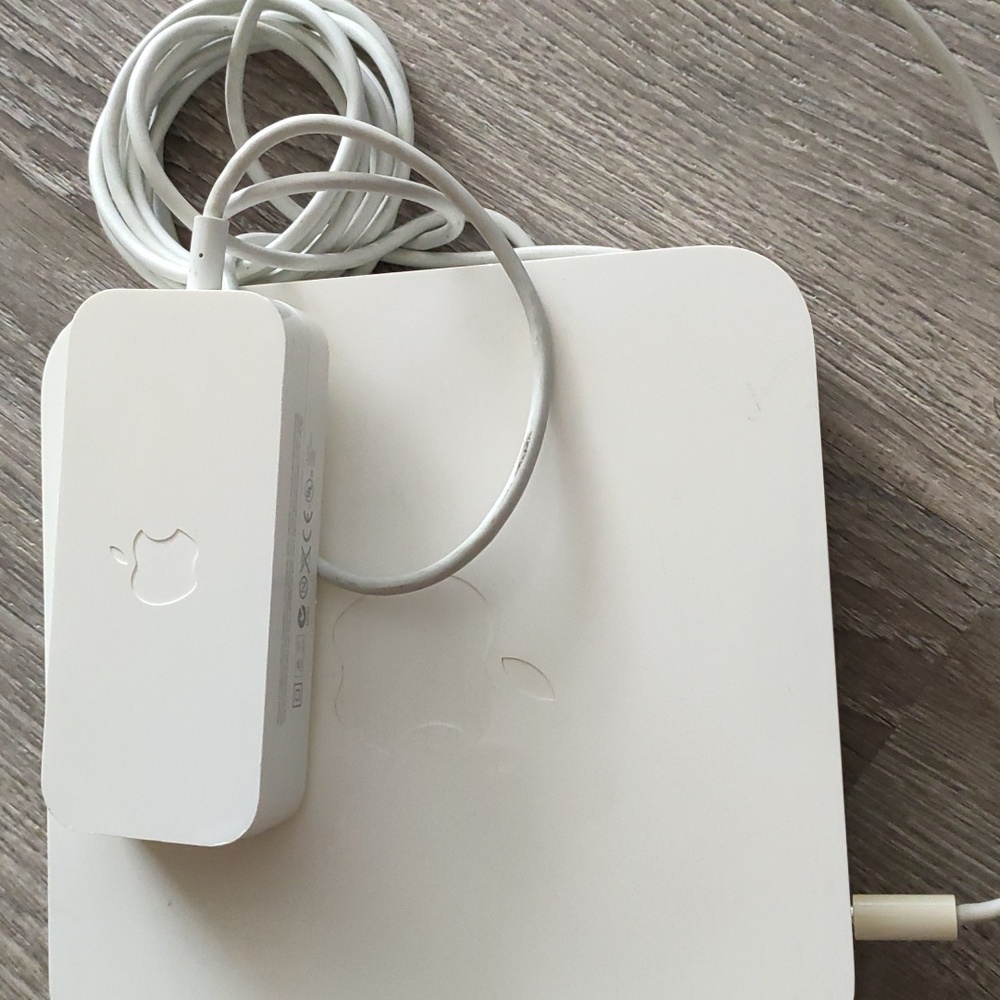 Apple base router internet